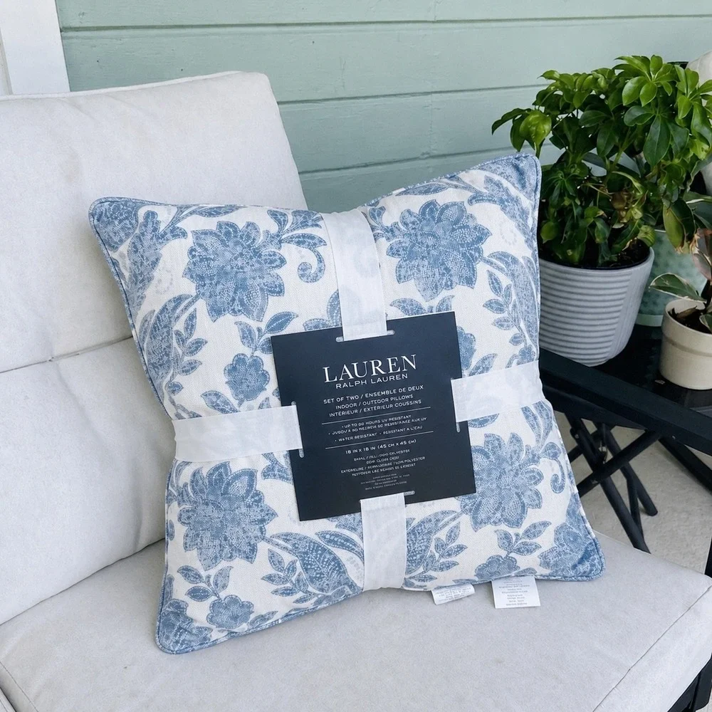 New Lauren Ralph Lauren Indoor Outdoor Set of 2 Blue White Floral Print Pillows